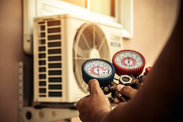 Professional Hvac technician working in North Lewisburg, OH